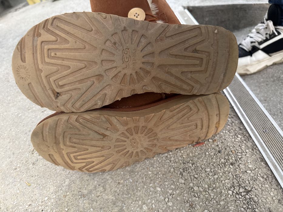 Vand UGG marime 40