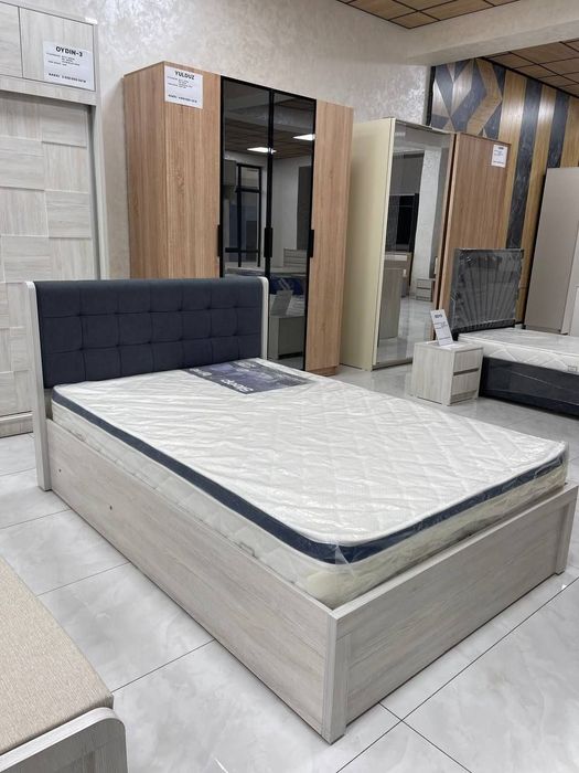 Кровать полуторка от производителя.