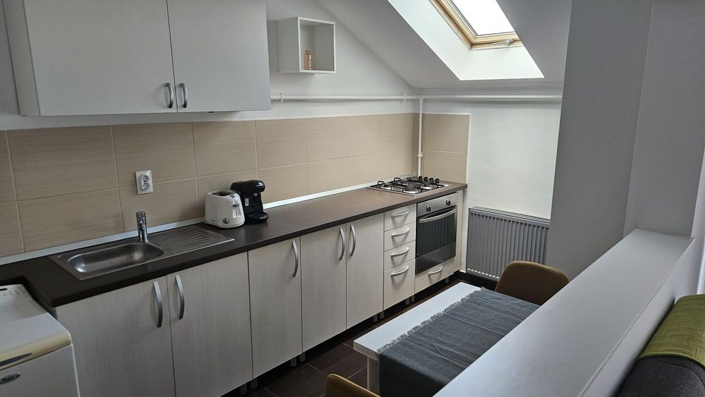 Apartament 2 camere, de inchiriat, parcare inclusă