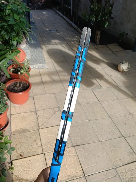 Vând rachetă tenis in stare foarte buna