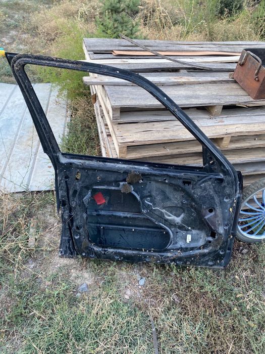 Продам дверь бмв е34