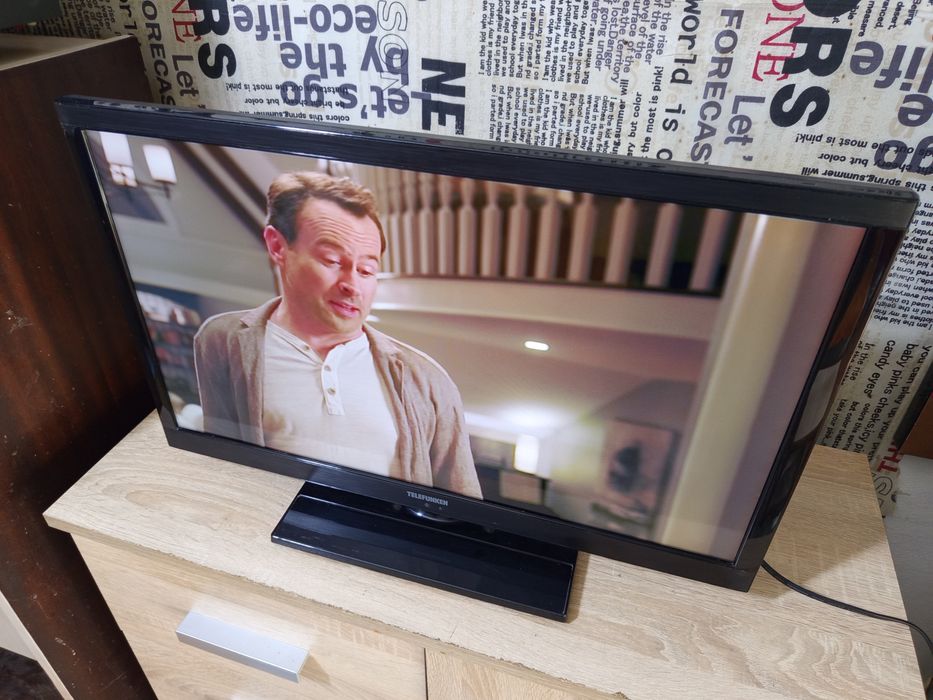 Телевизор LCD"Telefunken"23"с вграден ДВД плейър