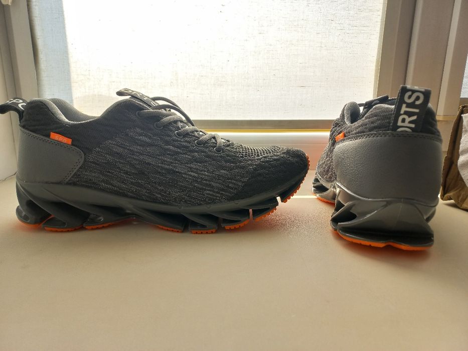 Продам Кроссовки