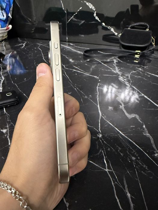 Iphone 15 pro 85%