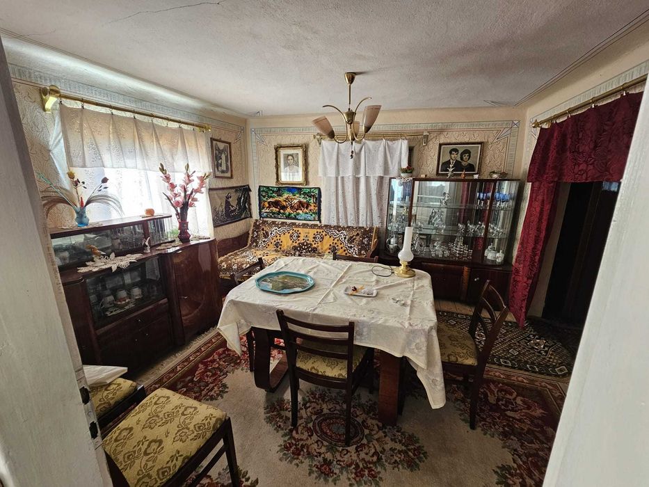 Casă cu teren 598 mp de vânzare în Comarnic | Vedere spre munte