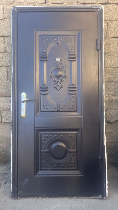 Входные двери Сыртқы есіктер бу