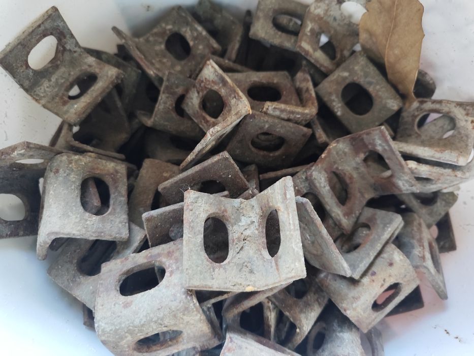 Щифтове и ъгли за кофраж