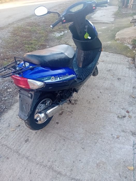 Vând scuter de 50cc cu acte aproape nou