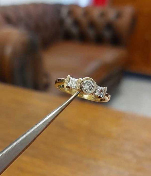 Дамски златен пръстен  - Заложна къща ГАЛЕРИЯ 65