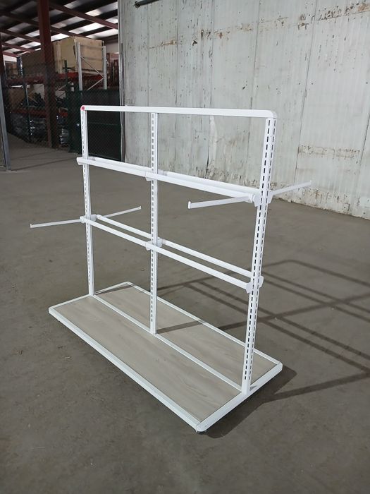 Стеллажи, гандолы, вешалки