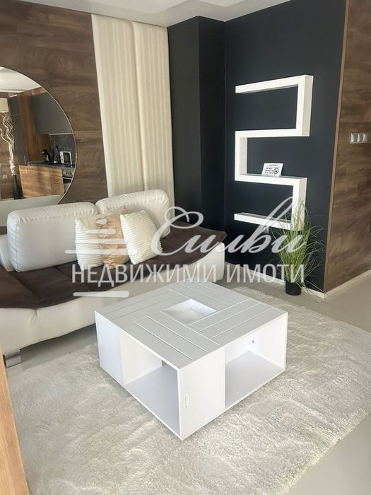 Продава се Тристаен апартамент в Шумен, Център - 125 кв.м за 1421 €/кв.м - Снимка #4