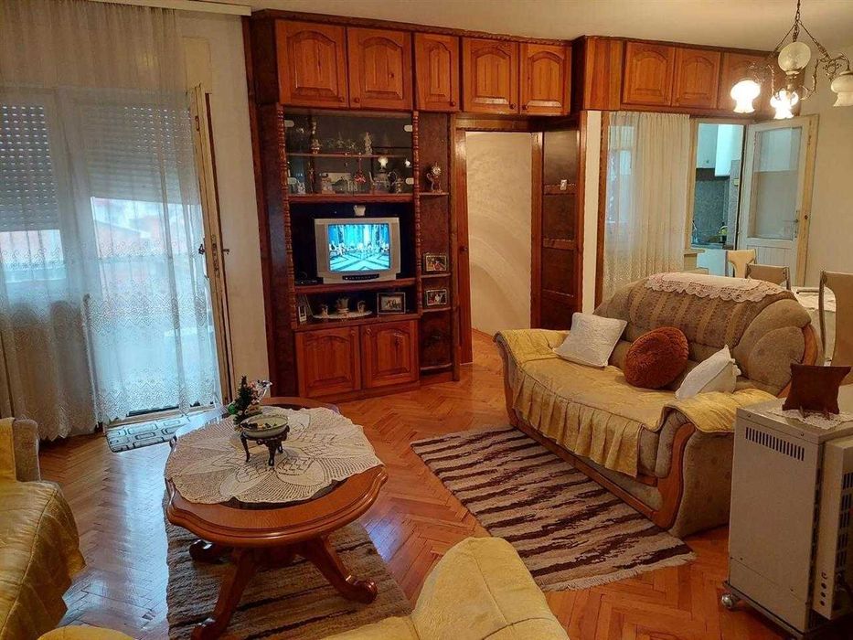 Дава се под наем Двустаен апартамент в София, Лозенец - 68 кв.м за 408 € - Снимка #1