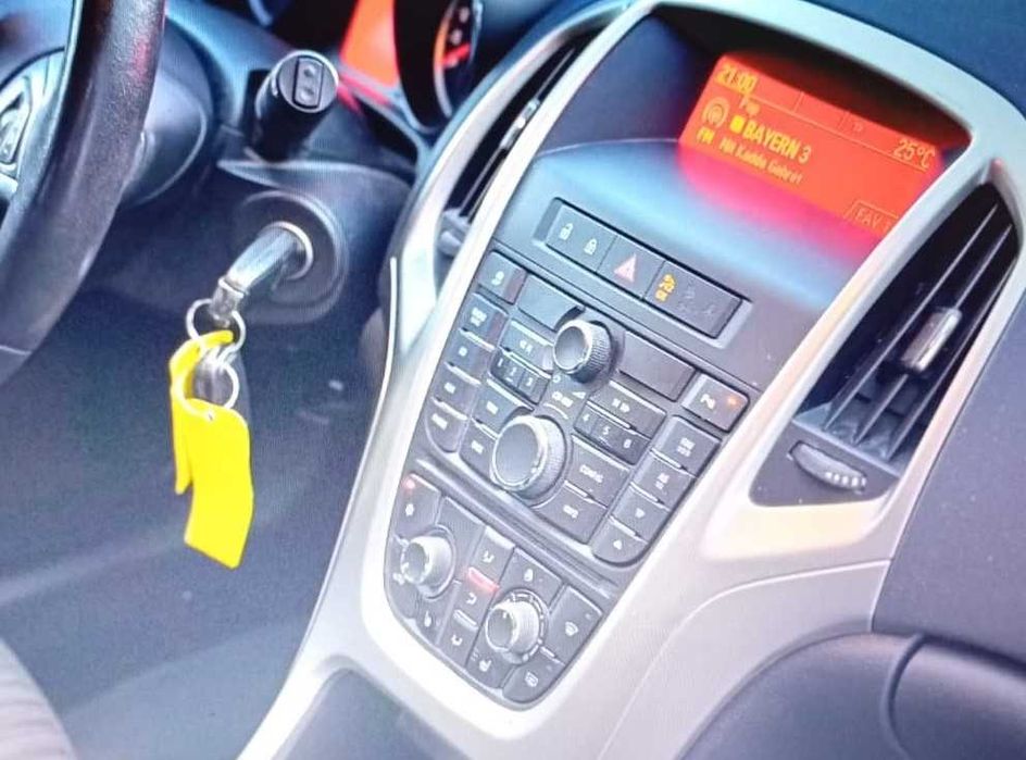 Opel ASTRA J 2011 1.4 Benzuna Turbo