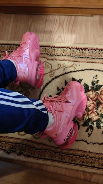 Розови дамски маратонки