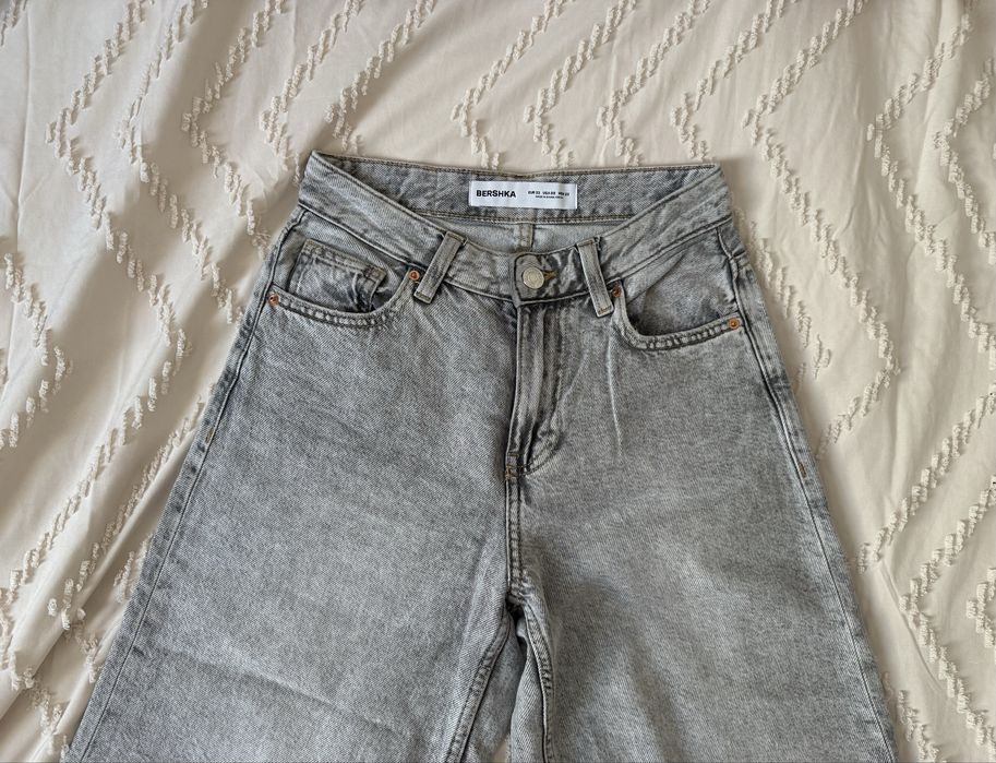 Дамски дънки Bershka 32 номер, wide leg