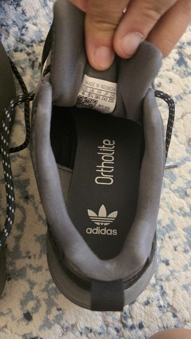 Adidasi Adidas marimea 38