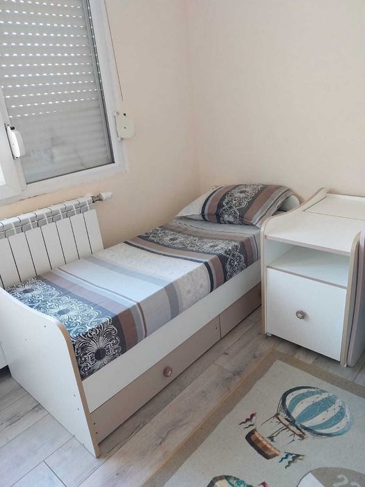 Детски легла с нощни шкафчета и бюра