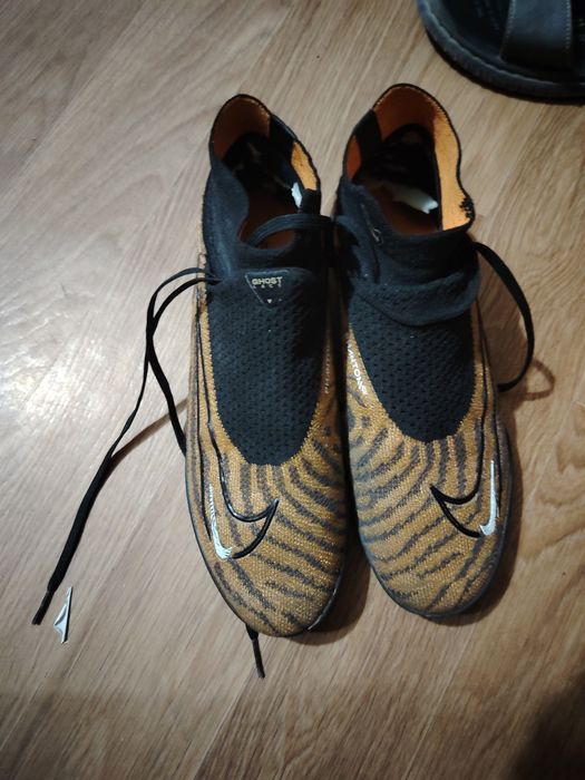 Сороконожки  Nike Phantom 40размер