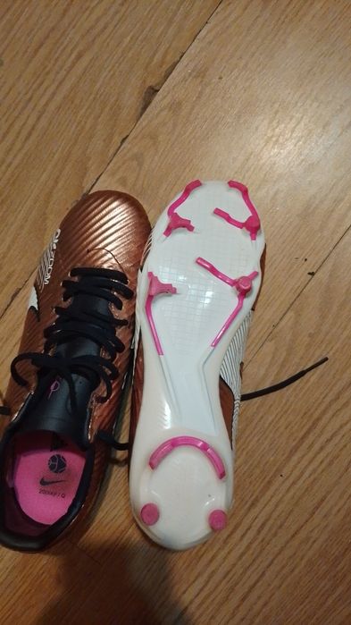 vand crampoane nike aer zoom