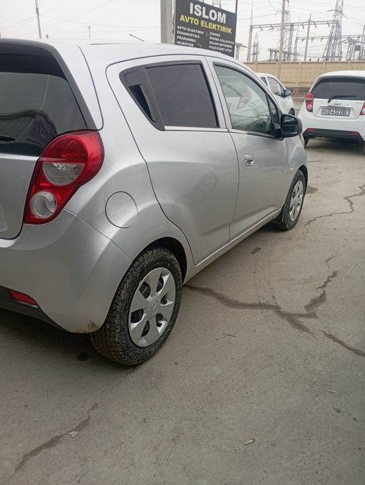 Спарк сотилади 2013 йил 1.25  эмотор