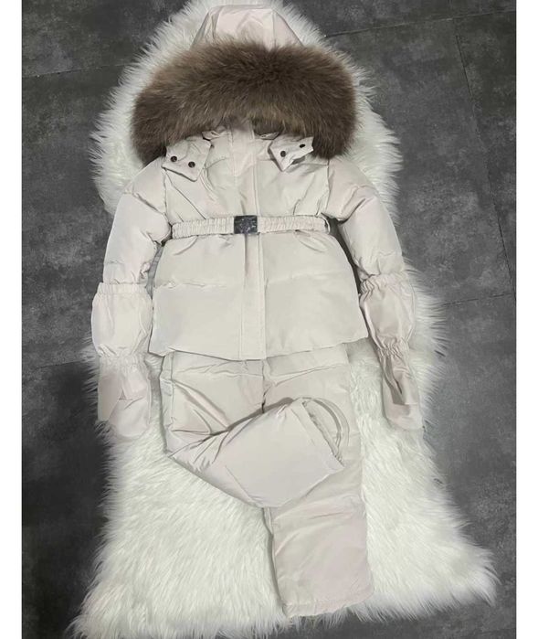 Детская куртка с комбинезоном 110 размер новая