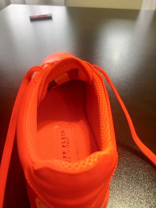 Продавам обувки марка Филип Плейн