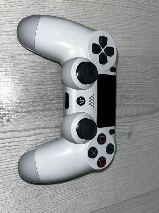 PlayStation 4pro white