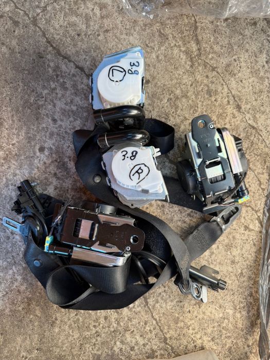 Предни и задни колани от Mercedes W205 комби