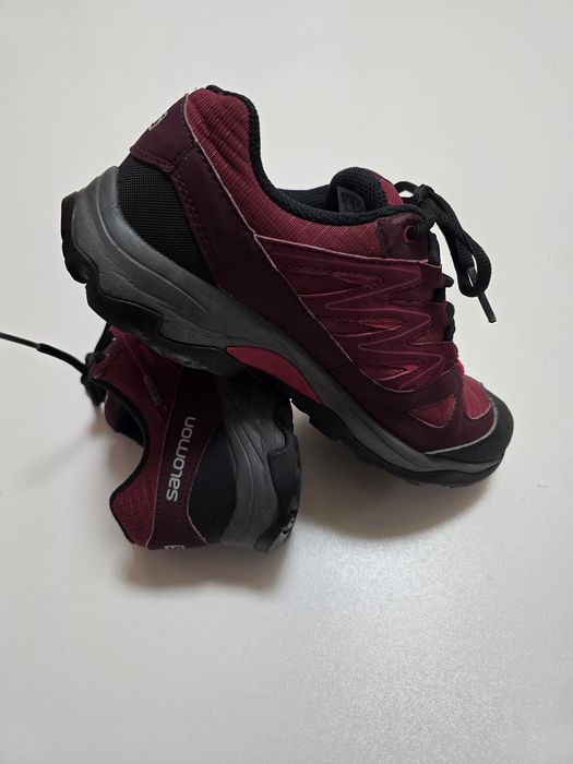 Încălțăminte outdoor Salomon Gore Tex  38 de fete