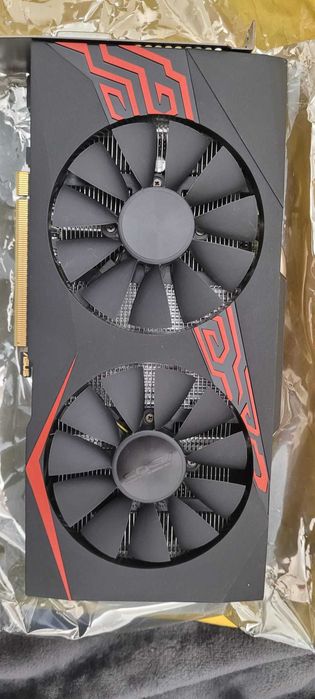 Placă Video ASUS GeForce GTX 1070, 8GB GDDR5 – Performanță și Fiabilitate