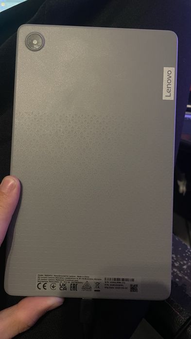 Vand lenovo tab M8 a 4 a generatie