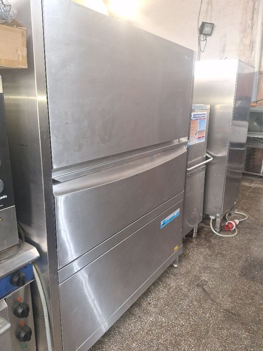 Посудна съдомиялна машина MEIKO XXXL