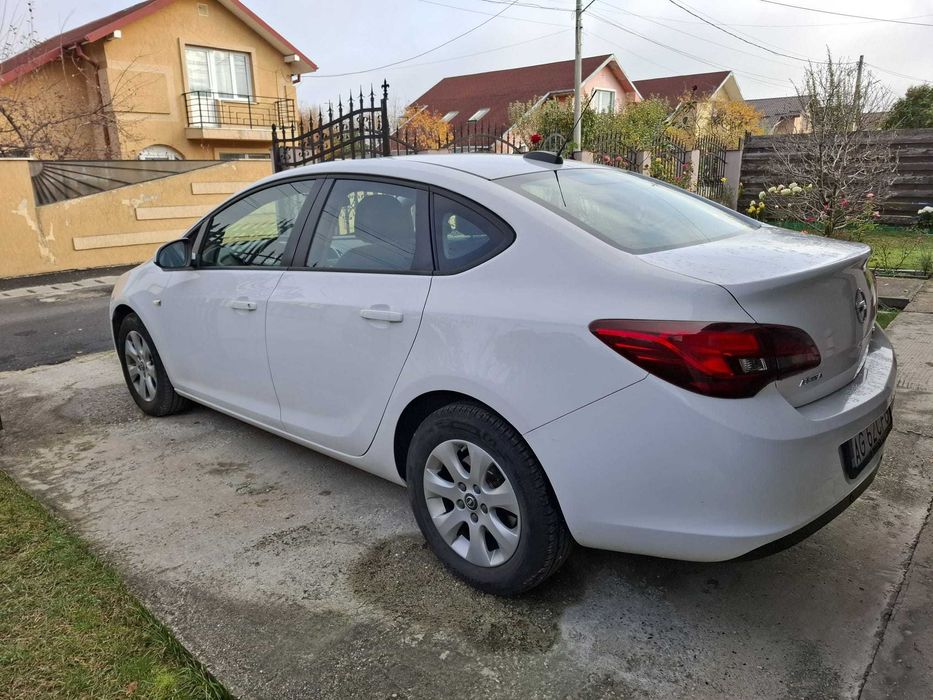 Opel Astra Sedan 2017