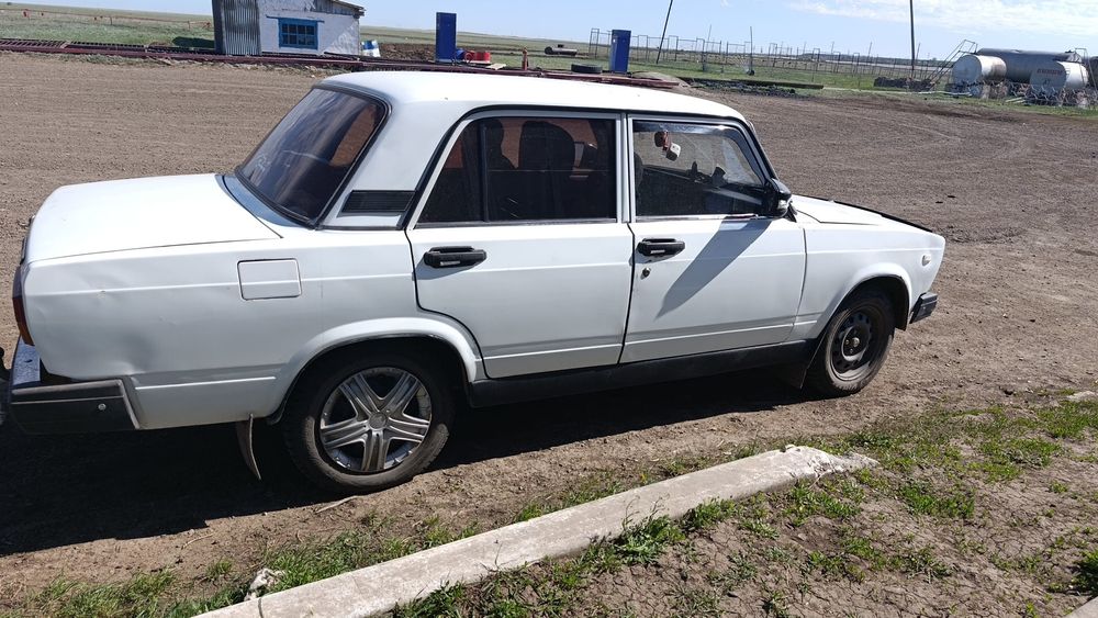 Продам автомобиль ваз 2107