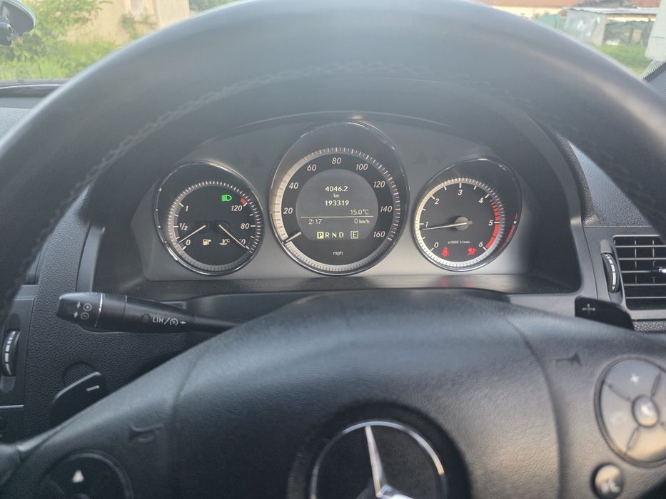 Продавам mercedes w204 c200 651  двигател на частити