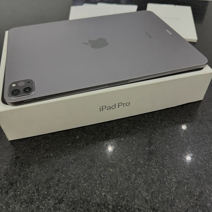 IPad 11 pro m2 128гб + celullar(симка)