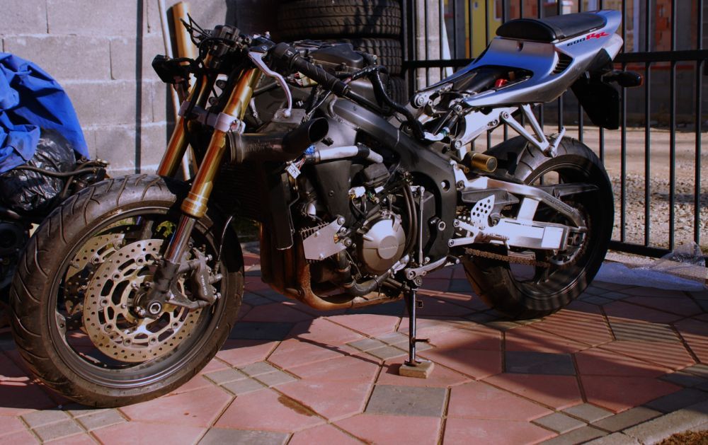 motor 2007-2012 , cadru CBR 600RR cu acte , carene , scarite Honda