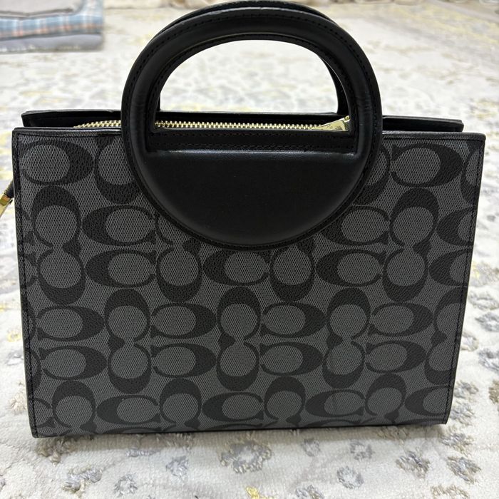 продам женскую сумку coach