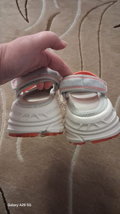 UGG Slingback Runner / 39