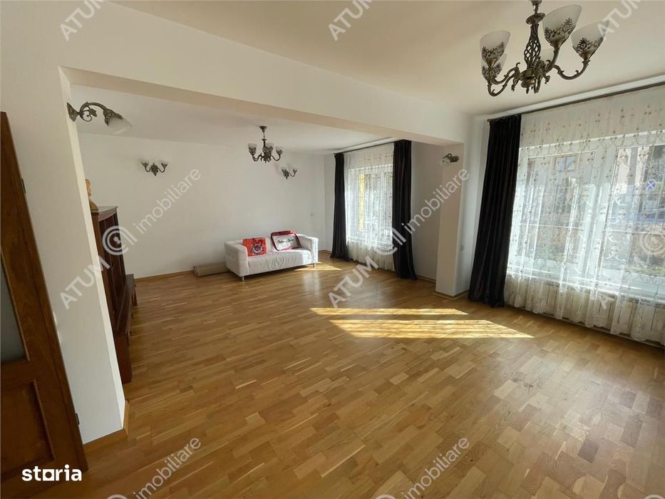 Casa cu 8 camere si 800 mp curte in zona Calea Poplacii Sibiu