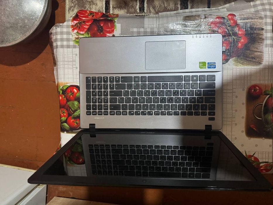 Ноутбук Asus X550C