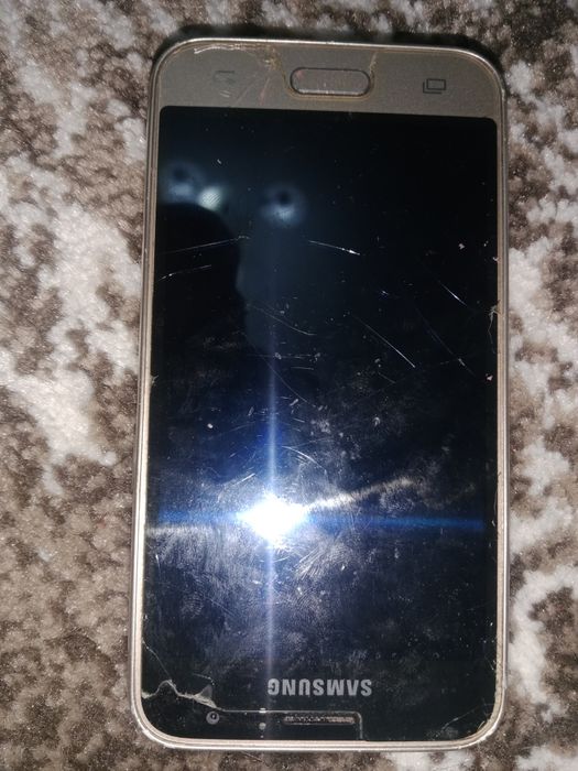 Продаётся телефон