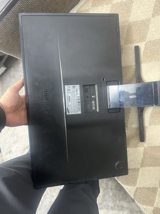 Манитор почти новый