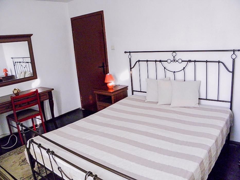 Самостоятелна вила на Килифаревския манастир, 10 км от Велико Търново