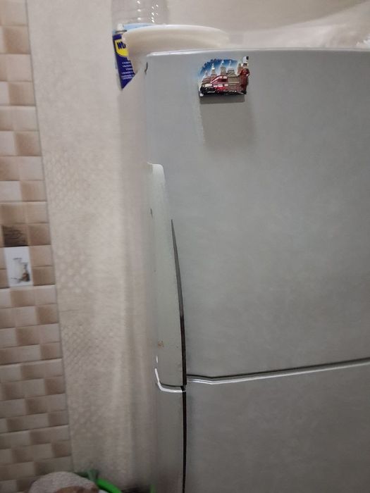 Холодилник сотилади.