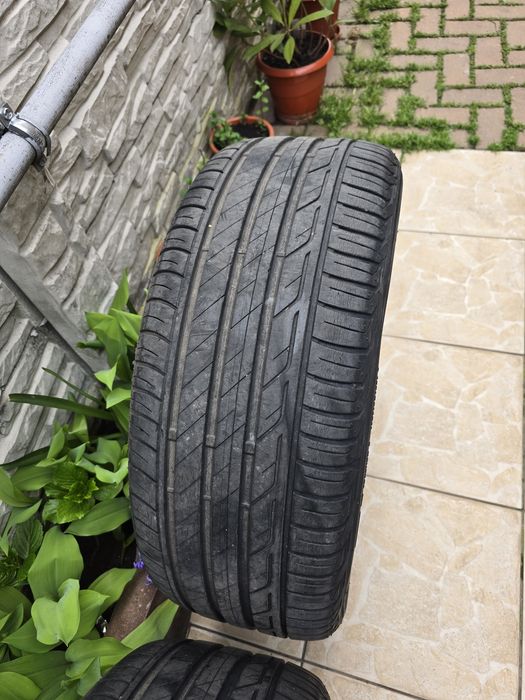 Anvelope vara  Brigestone 215 55 17