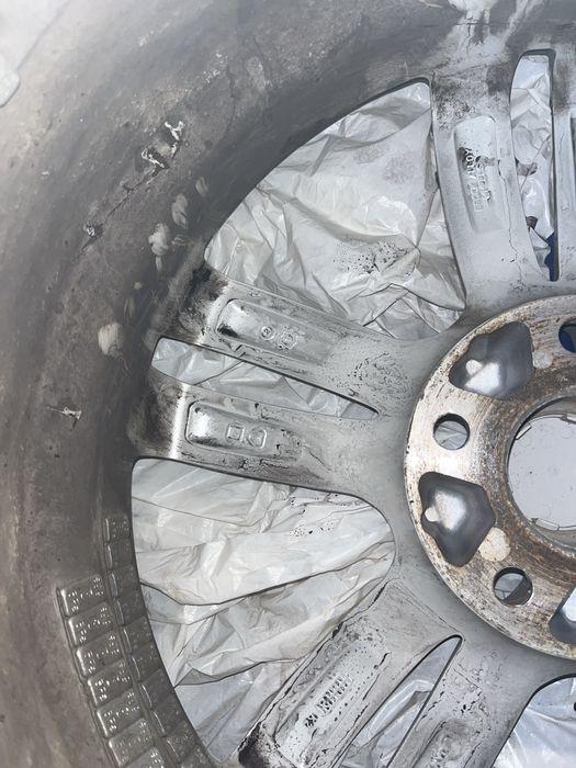 Летни гуми и джанти 18 цола за црв хонда .Първи собственик