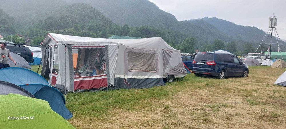 Remorca cort Camp Let Royal