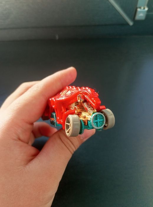 Hot wheels машинки хороший