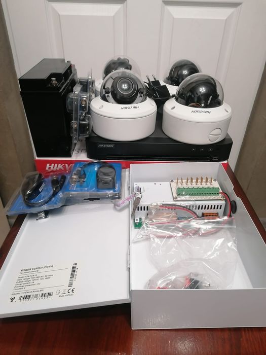 Kit DVR Hikvision, 4 camere analogice zoom motorizat
1 000 RON